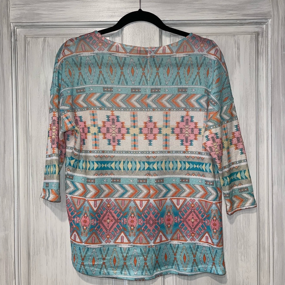 Akemi + Kin Geometric Sweater - Picture 2 of 2